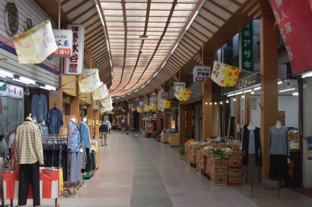 三重県桑名市の寺町通り商店街のアーケード