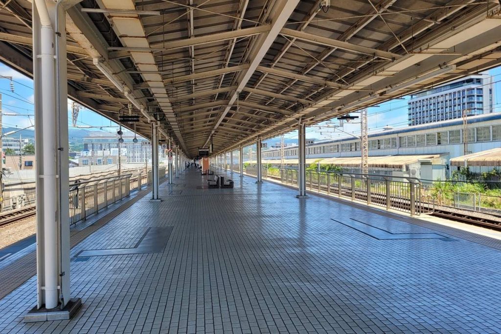新幹線三島駅のホーム