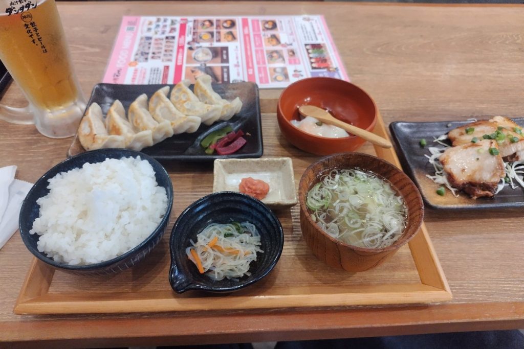 餃子定食(ご飯・餃子・スープ)